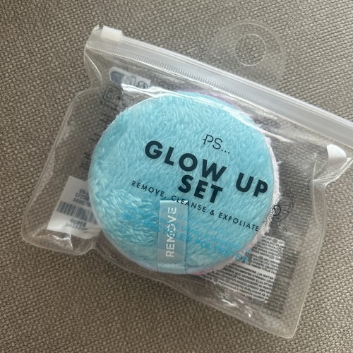 Primark glow set - up,