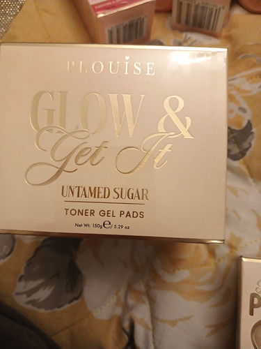 Louise glow get - &,